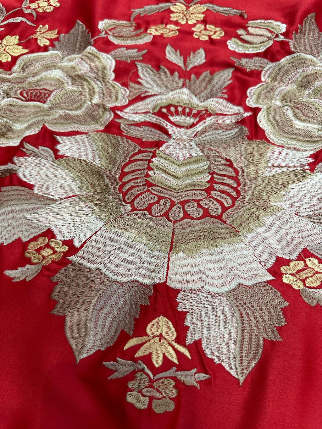 Pico seda fleco a mano -Rojo- 1,45x 55 |Modelo 16