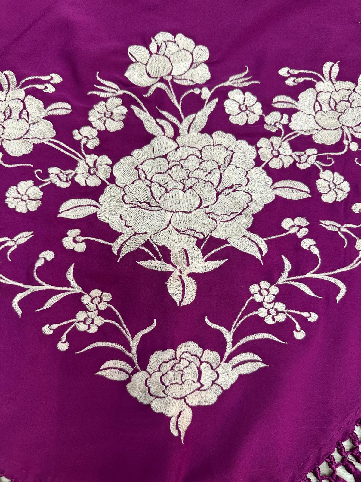 Pico crepé fleco a mano-morado-1,45x 50 |Modelo 21